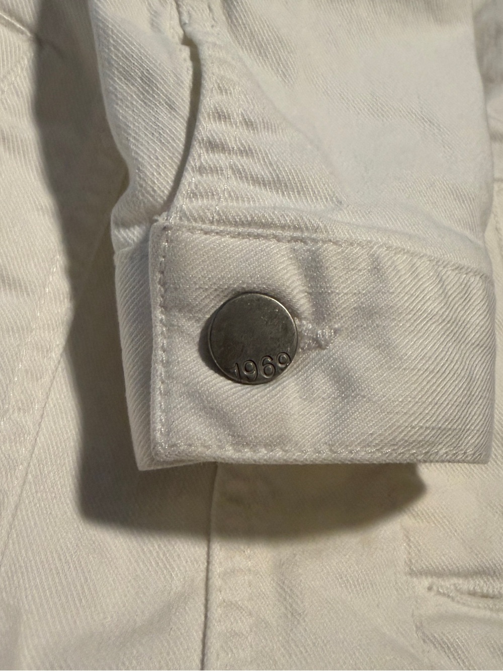 Crisp White Denim Gap Jacket like new! - Picture 7 of 7